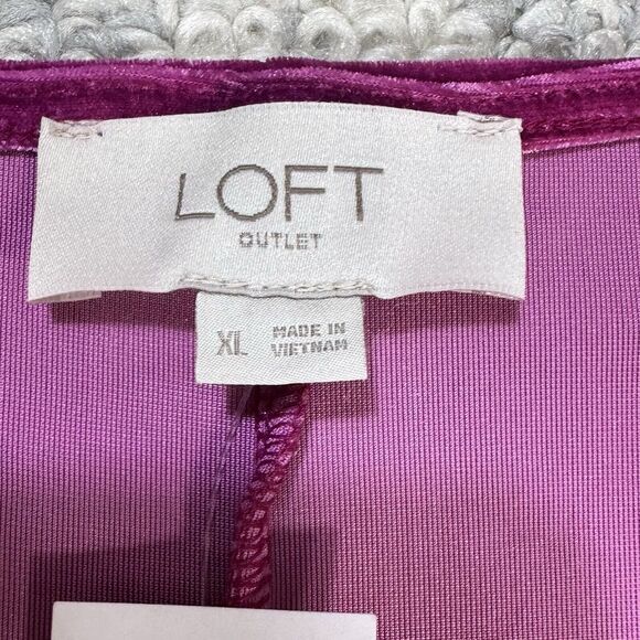 LOFT Women's Purple Velour Long Sleeve‎ V Neck Stretch Size XL NWT $55 - Picture 11 of 12